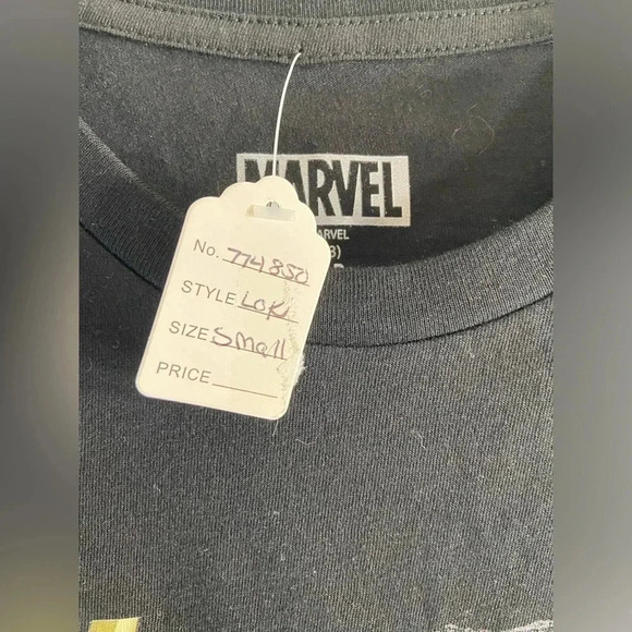 Marvel - Loki on Throne - Small T Shirt - BNWT ๐ฆ๐ฆโโฌ๐ - Picture 4 of 6